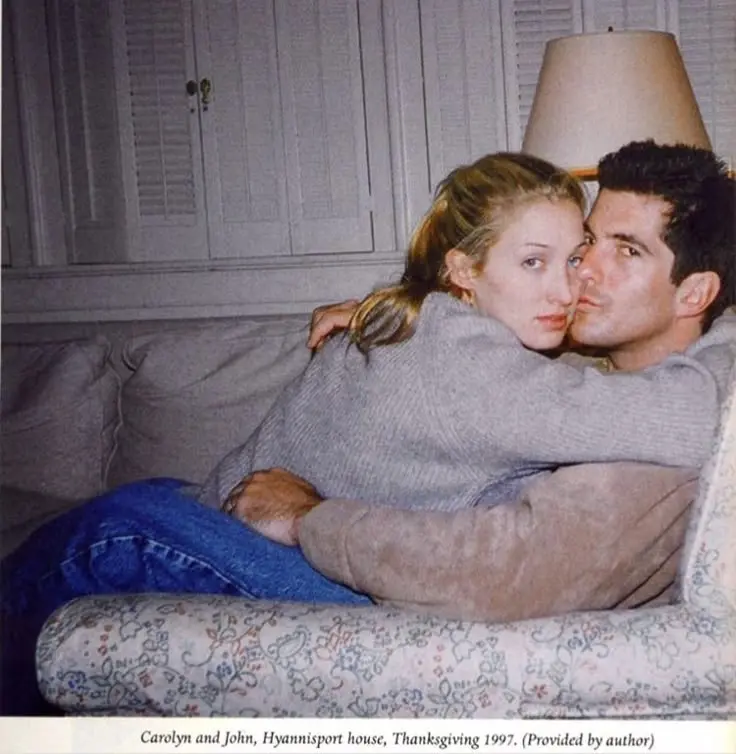 Articol despre Carolyn-Bessette-Kennedy-and-JFK-Jr